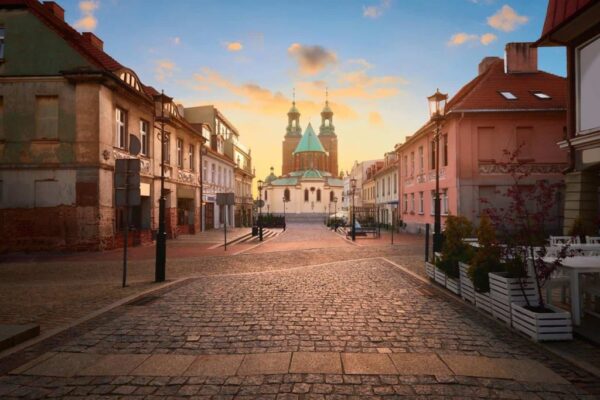 Wycieczka szkolna do Ostrowa Lednickiego