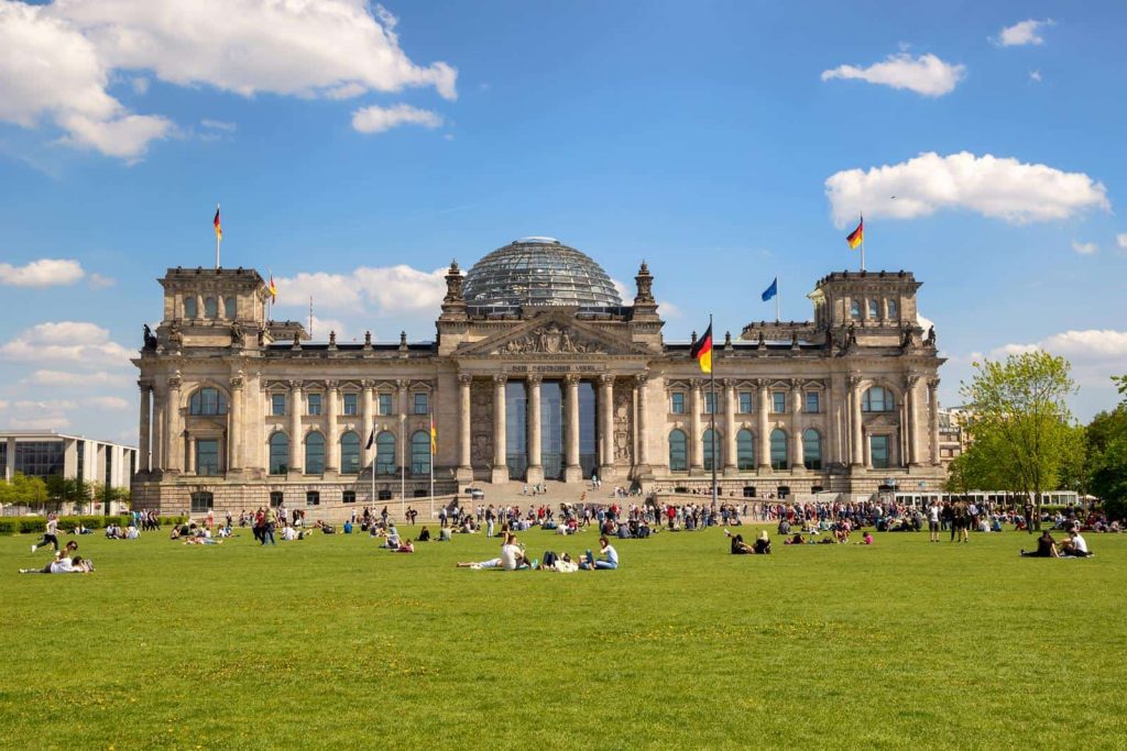 Wycieczki szkolne do Berlina zwiedzanie Parlamentu