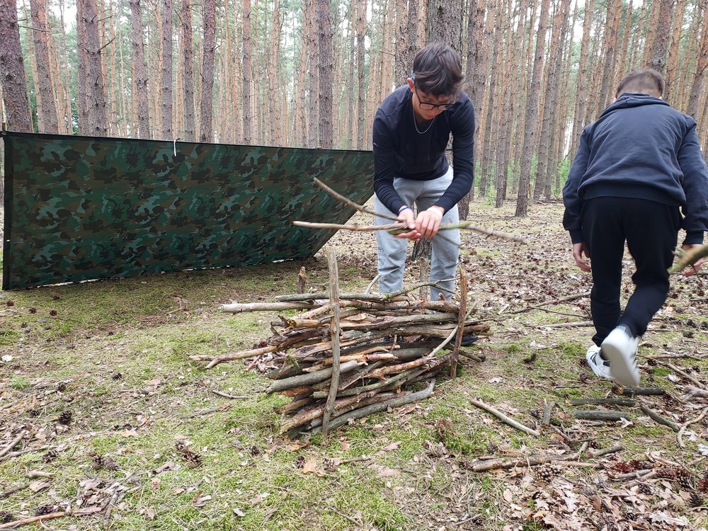 Wycieczki szkolne - survival